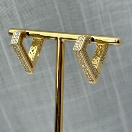 Brinco Argola Triângulo Microcravejada