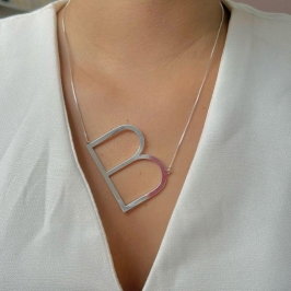 Colar Letra Grande B