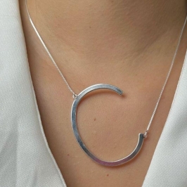 Colar Letra Grande C