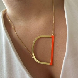 Colar Letra Grande D