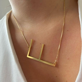 Colar Letra Grande F
