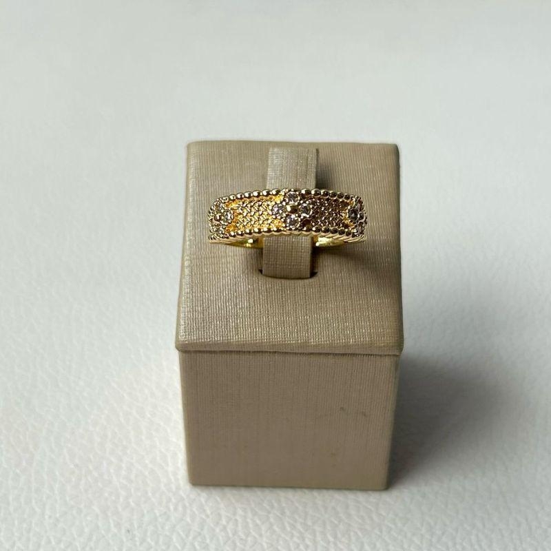 Anel Trevo Cravejado 24