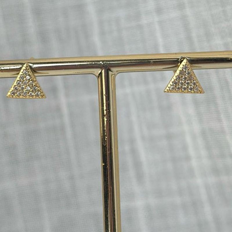 Brinco Triângulo Micrôcravejado P