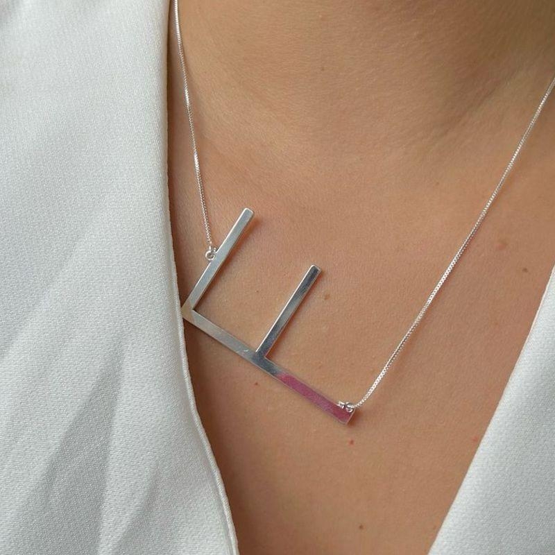 Colar Letra Grande F