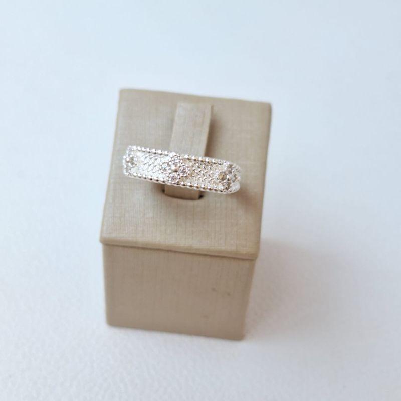 Anel Trevo Cravejado 16