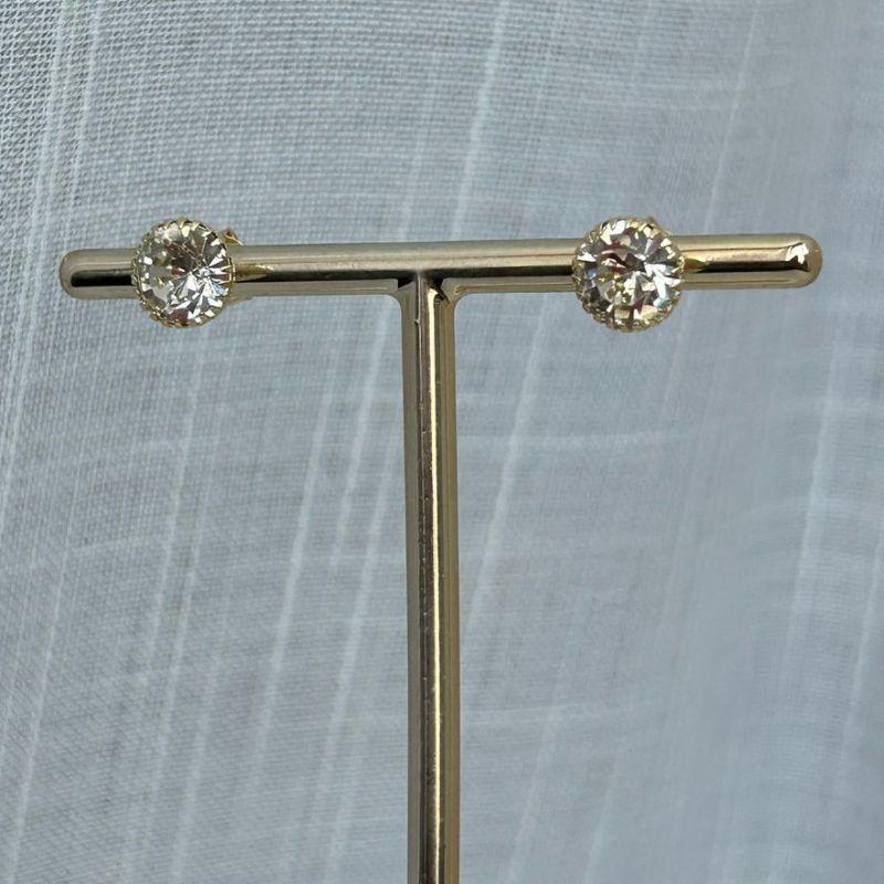 Brinco Ponto de Luz Cravação Inglesa 6mm