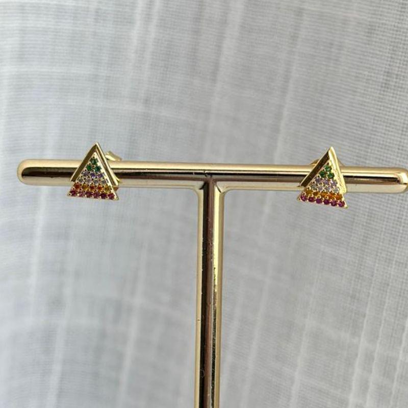 Brinco Triângulo Microcavejado
