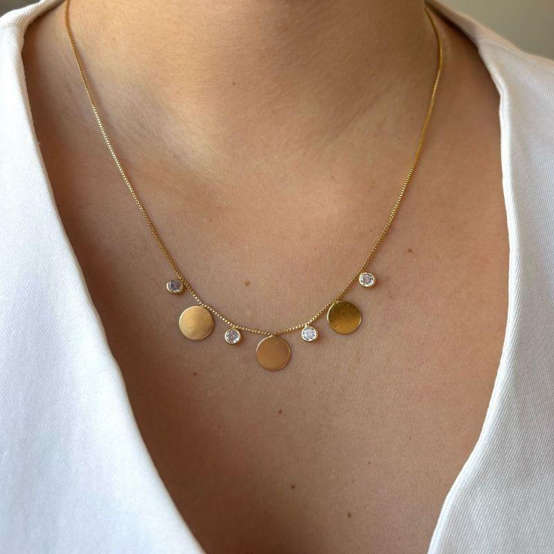 Colar Esfera Chapada e Pontos de Zircônia