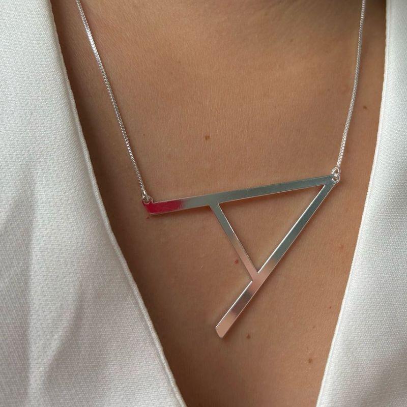 Colar Letra Grande A