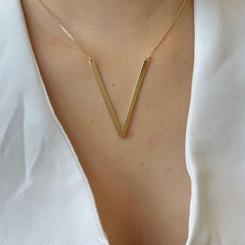 Colar Letra Grande V