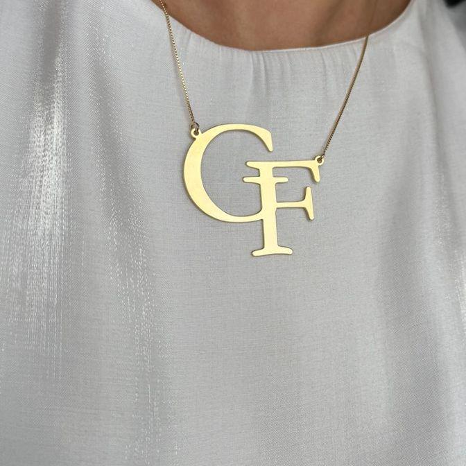 Colar Monograma Metal