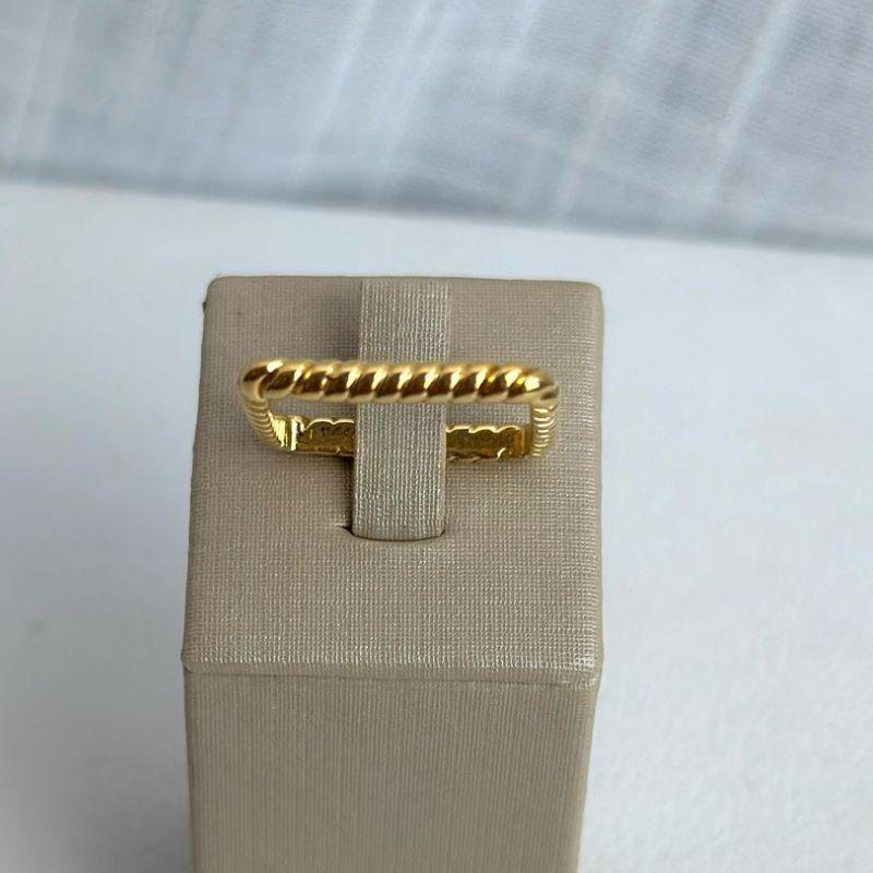 Anel Quadrado Torcido