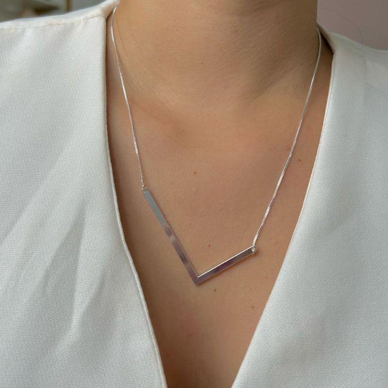 Colar Letra Grande L