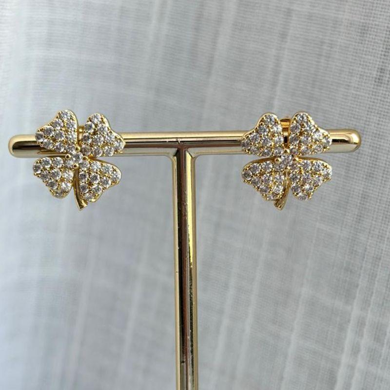 Brinco Flor Microcravejada