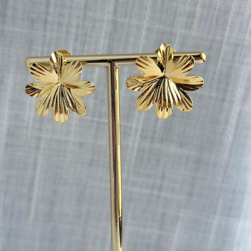 Brinco Flor Trabalhada